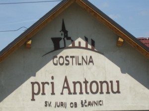 ..nekje tu, na naši poti..